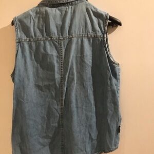 3/15$ Forever 21 jeans short sleeves vest​